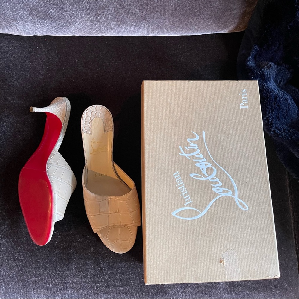 Christian Louboutin Tan Cream Colored Heel